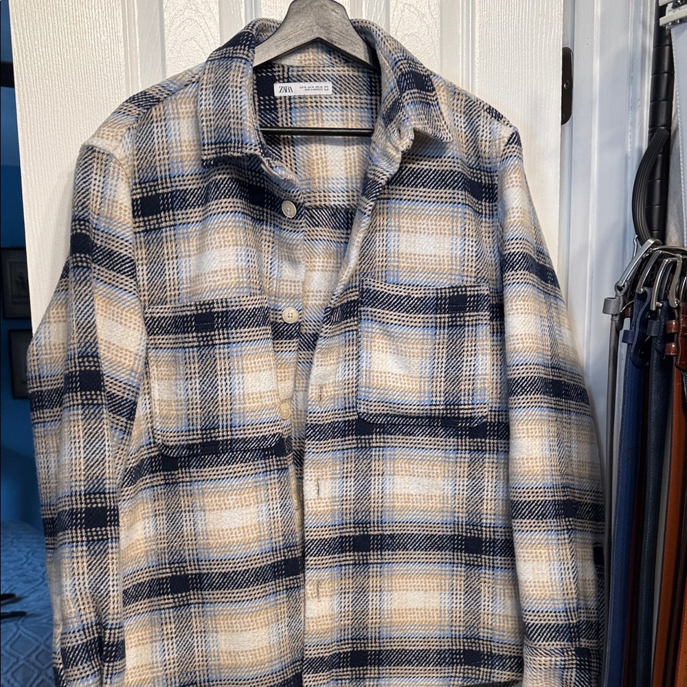 Zara Men's Checkered Blue and Cream Shirt Jacket